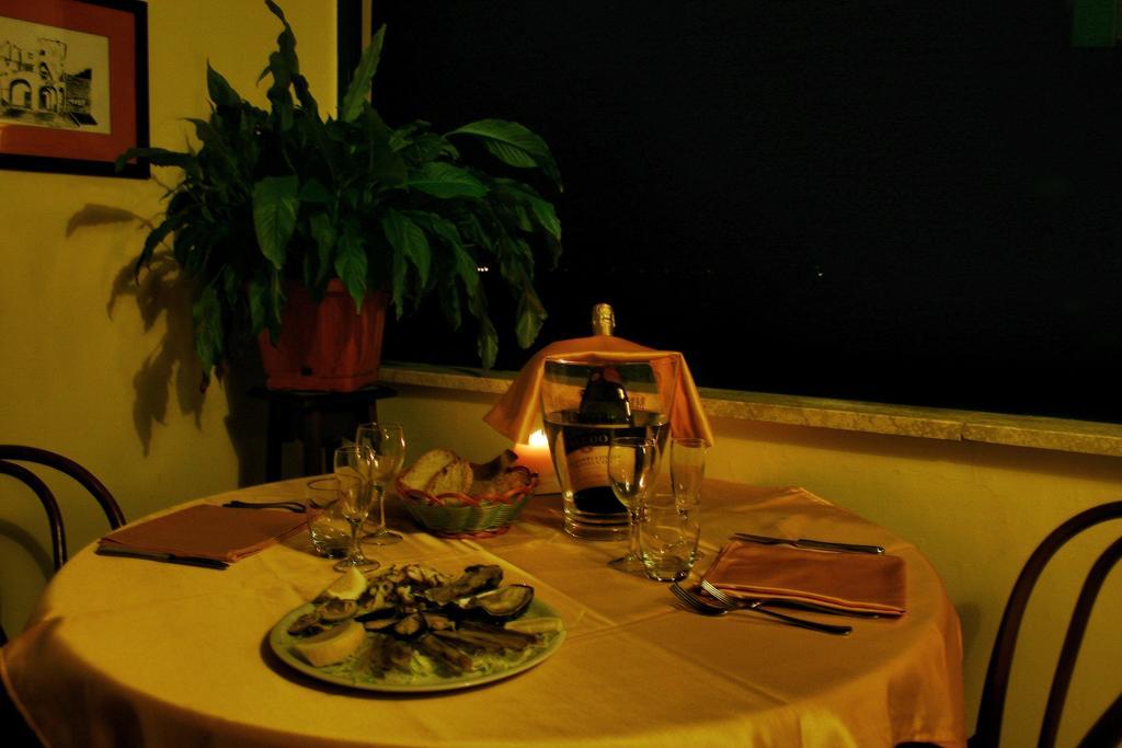 Albergo Delle Rose Pozzuoli Eksteriør billede
